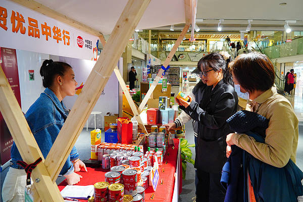 申宝策略 商务部：加力支持外贸企业拓内销 让外贸优品走进千家万户