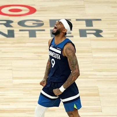 牛客栈策略 记者：续约兰德尔、里德后，沃克将以先签后换的方式离开森林狼